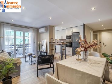 Piso con balcón en venta en Calle ALMUÑECAR