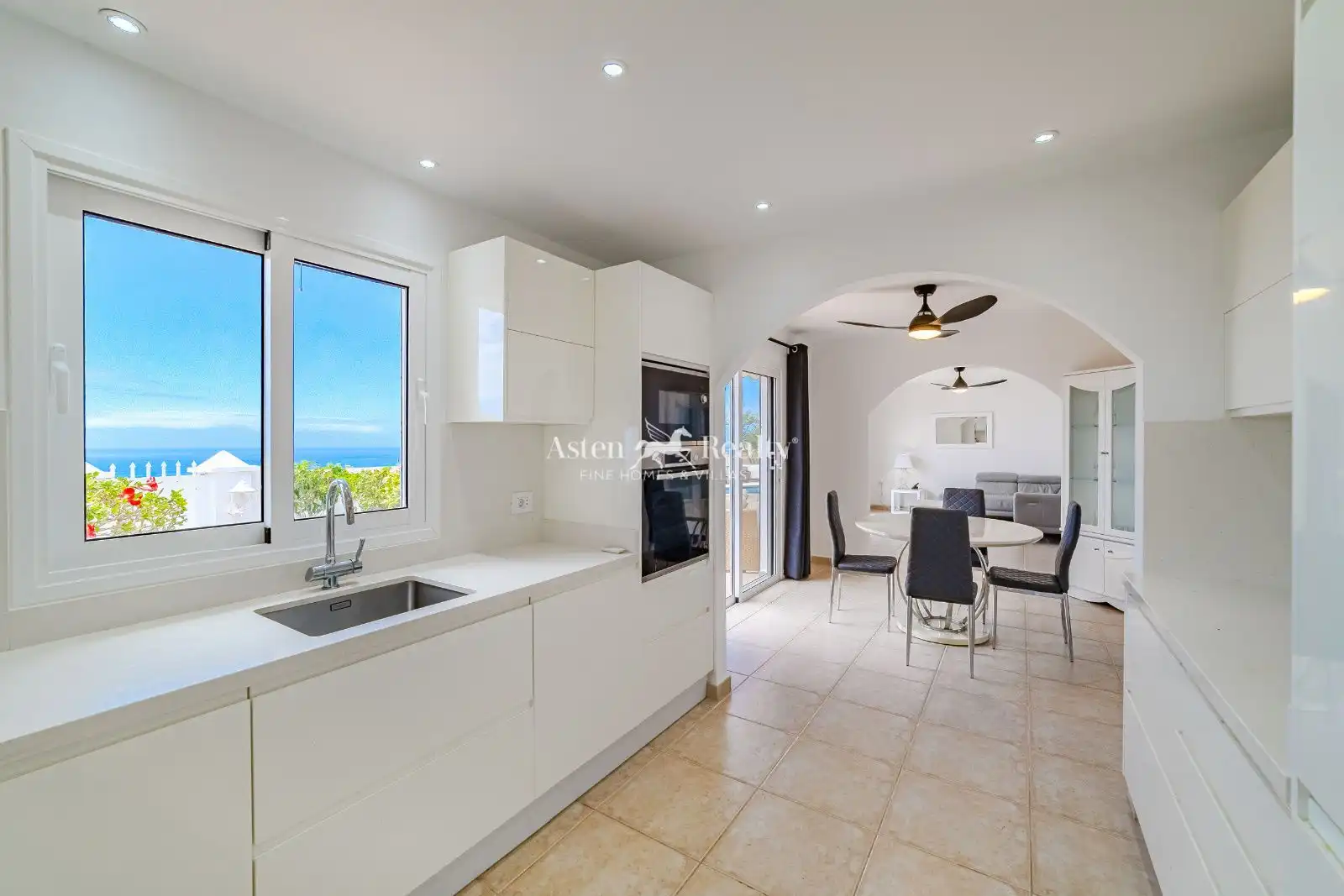 Cocina de Casa o chalet en venta en Santiago del Teide con Terraza, Piscina y Amueblado