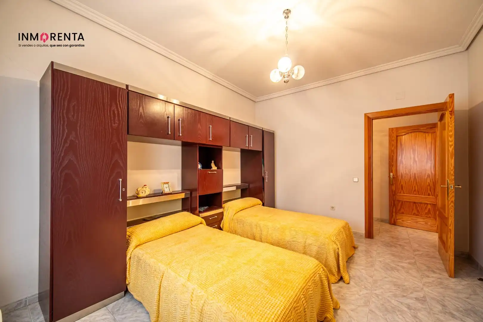 Habitación de Casa adosada en venta en La Mata con Calefacción, Terraza y Amueblado