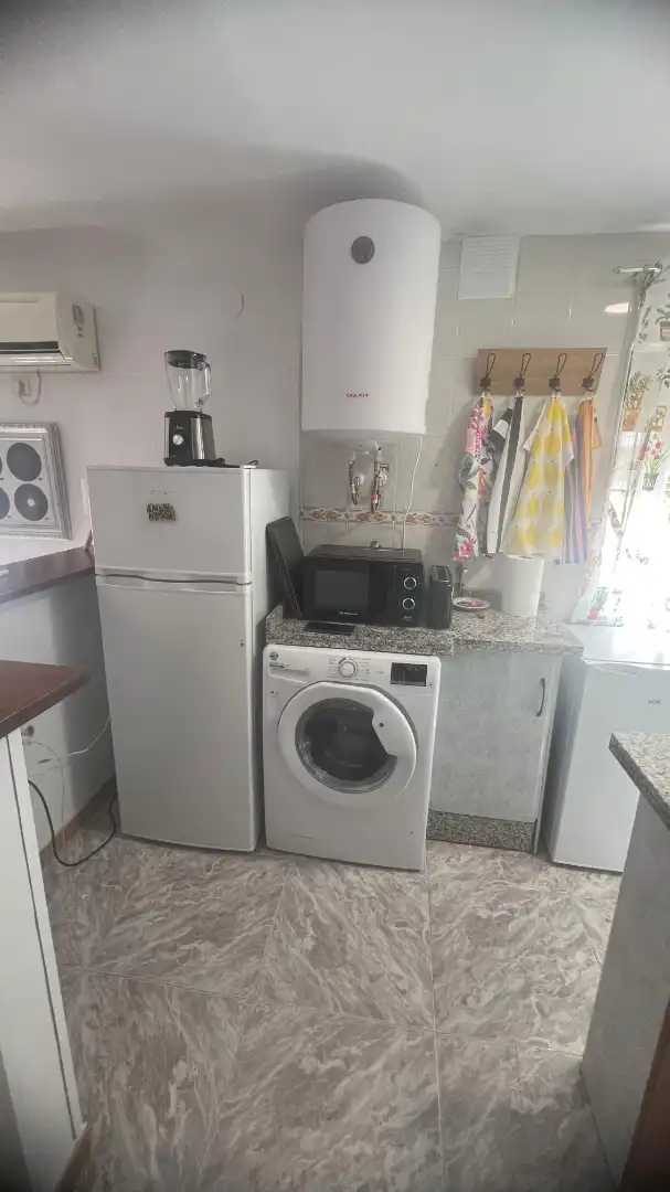 Cocina de Planta baja para compartir en Granada con Aire acondicionado, Amueblado y Horno