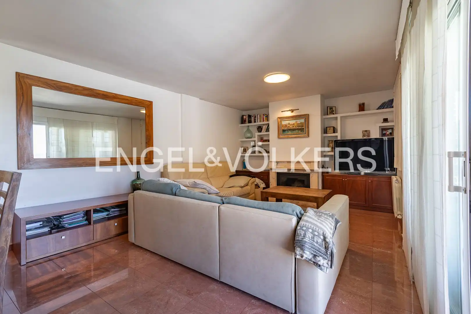 Sala d'estar de Casa o xalet en venda en Sant Fost de Campsentelles amb Calefacció, Jardí privat i Parquet