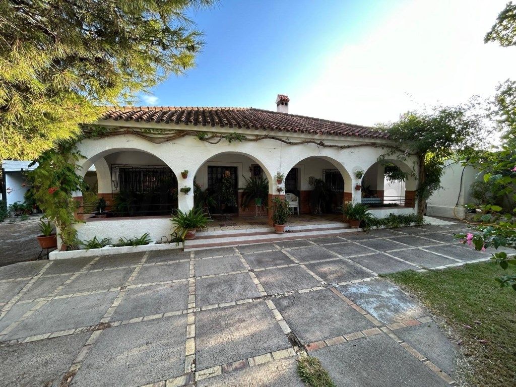 Exterior view of House or chalet for sale in Jerez de la Frontera  with Private garden and TV