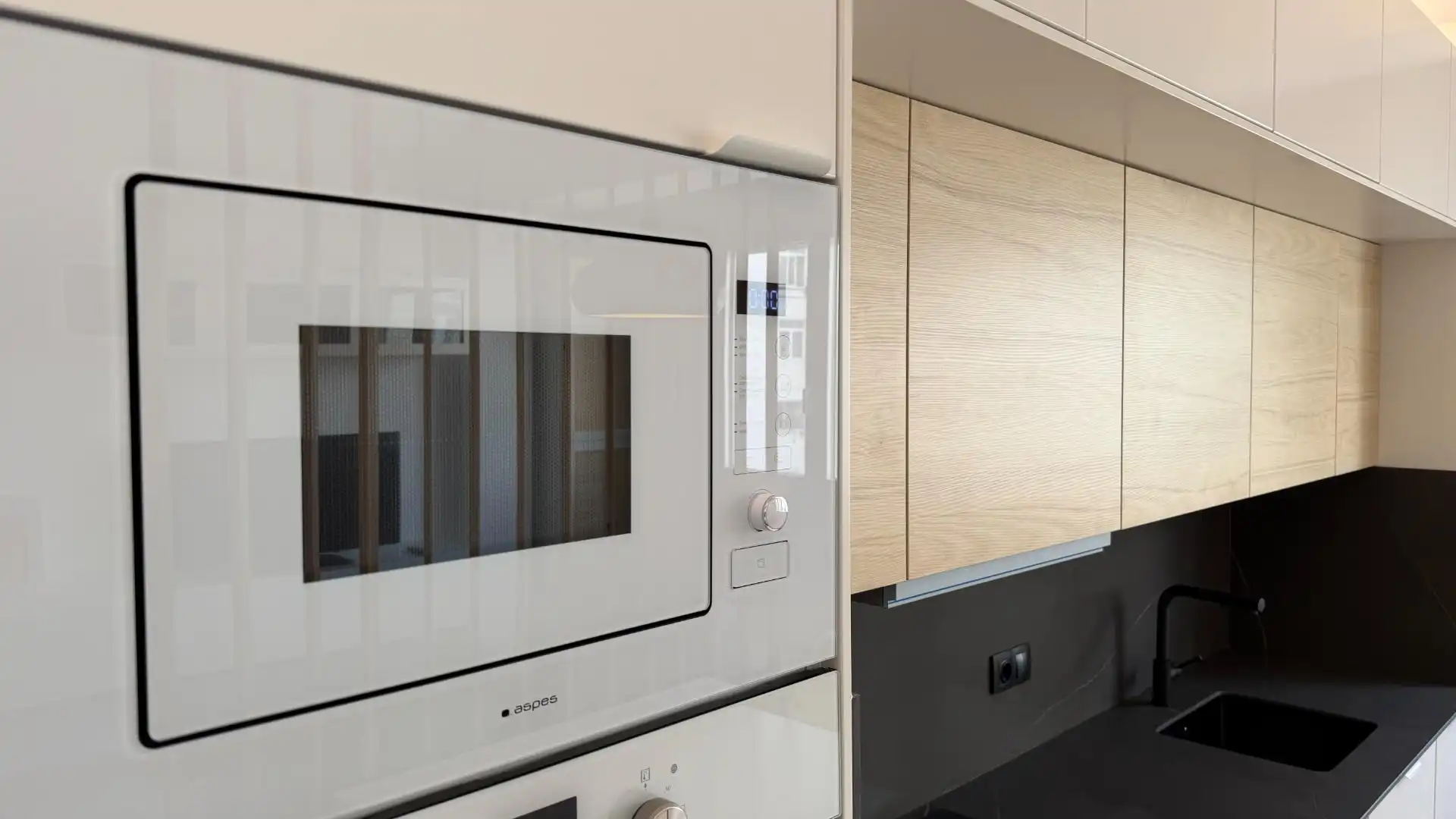 Cuina de Apartament de lloguer en Valencia amb Aire condicionat, Calefacció i Moblat