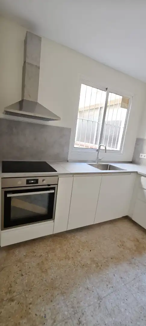 Kitchen of Flat for rent in Sevilla  with Air Conditioner, Heating and Terrace
