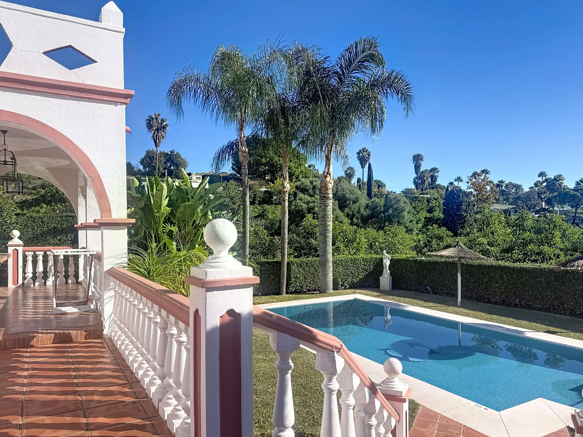 Vista exterior de Finca rústica en venta en Estepona con Aire acondicionado, Jardín privado y Terraza