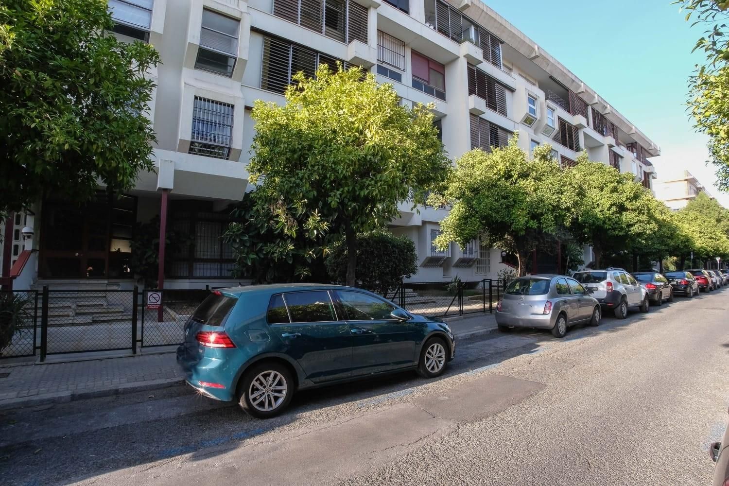 Exterior view of Flat for sale in  Sevilla Capital  with Air Conditioner, Private garden and Terrace