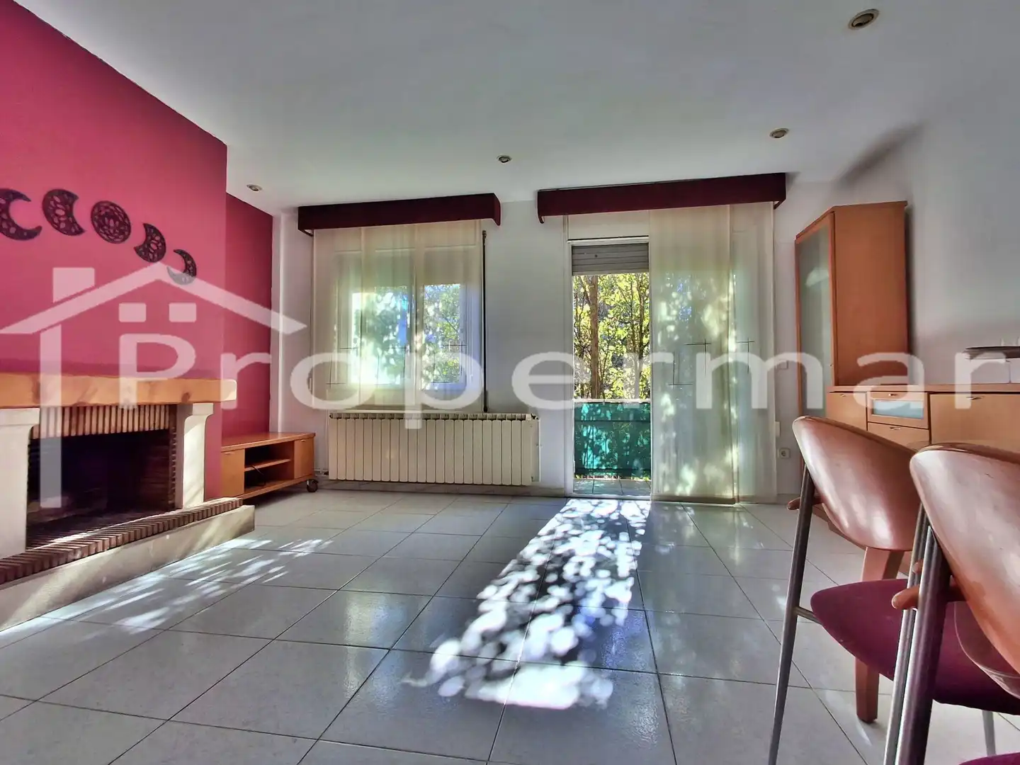 Sala d'estar de Pis en venda en La Roca del Vallès amb Calefacció