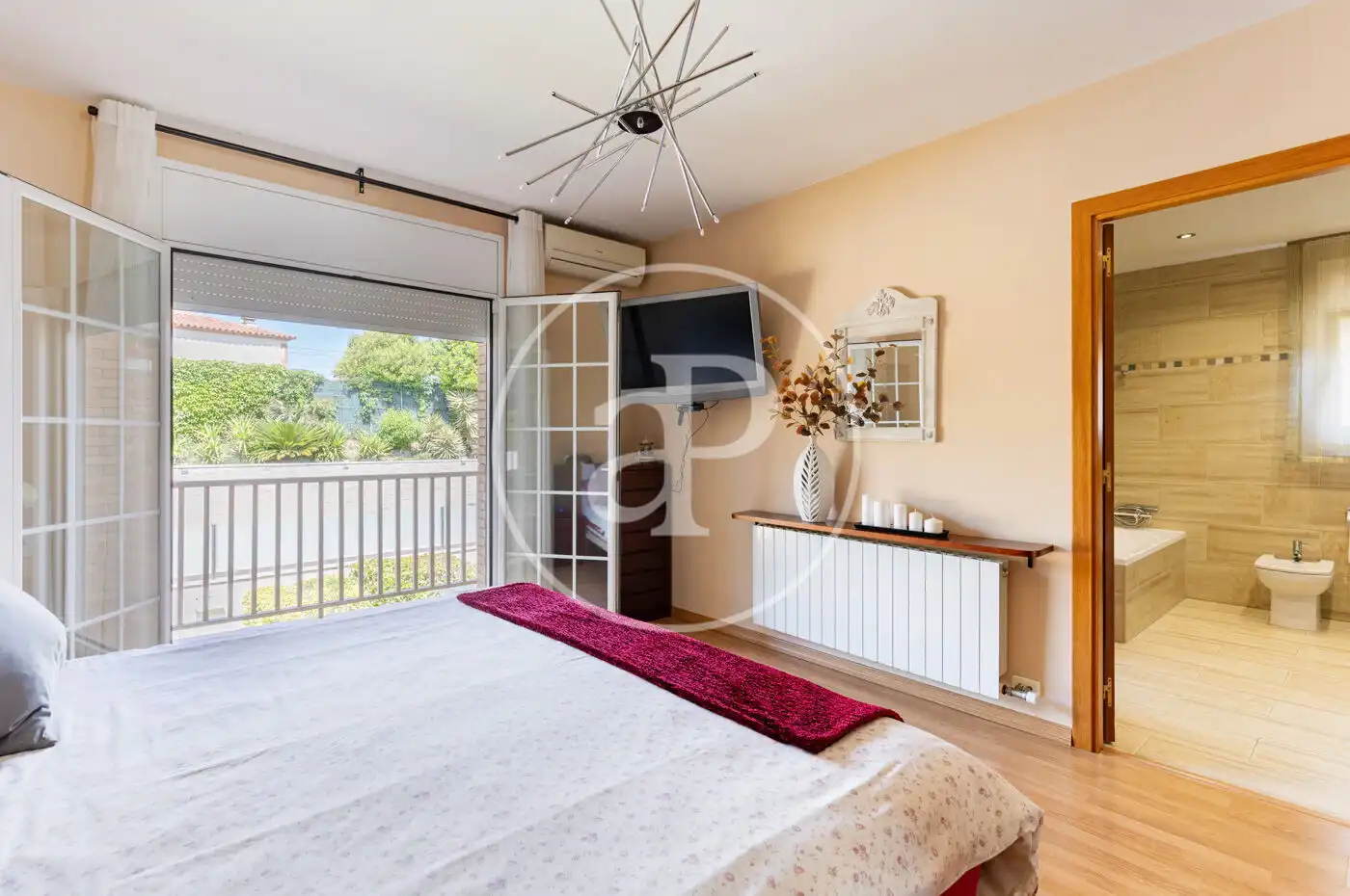 Schlafzimmer von Einfamilien-Reihenhaus zum Verkauf in Sant Quirze del Vallès mit Klimaanlage, Heizung und Privatgarten