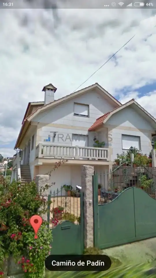 Vista exterior de Casa adosada en venta en Vigo  con Calefacción, Jardín privado y Parquet