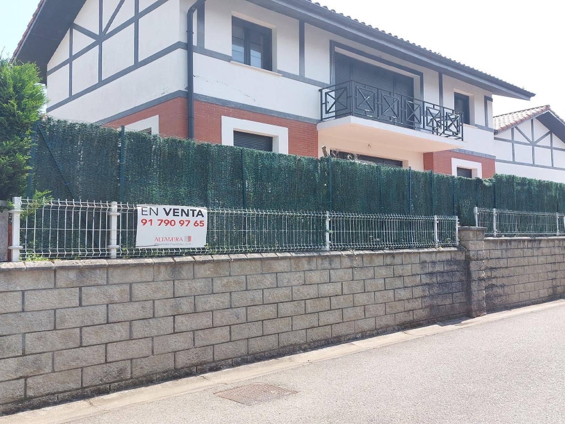 Exterior view of House or chalet for sale in Castro-Urdiales  with Private garden, Terrace and Community pool