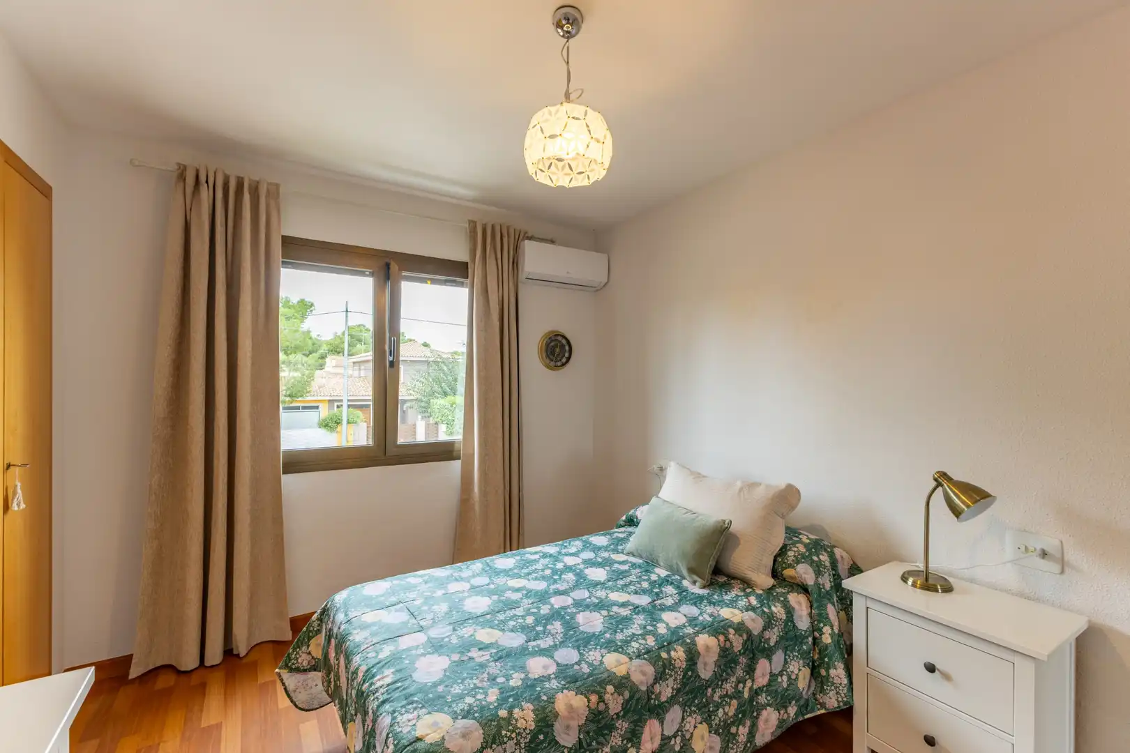 Dormitori de Apartament en venda en Serra, Valencia