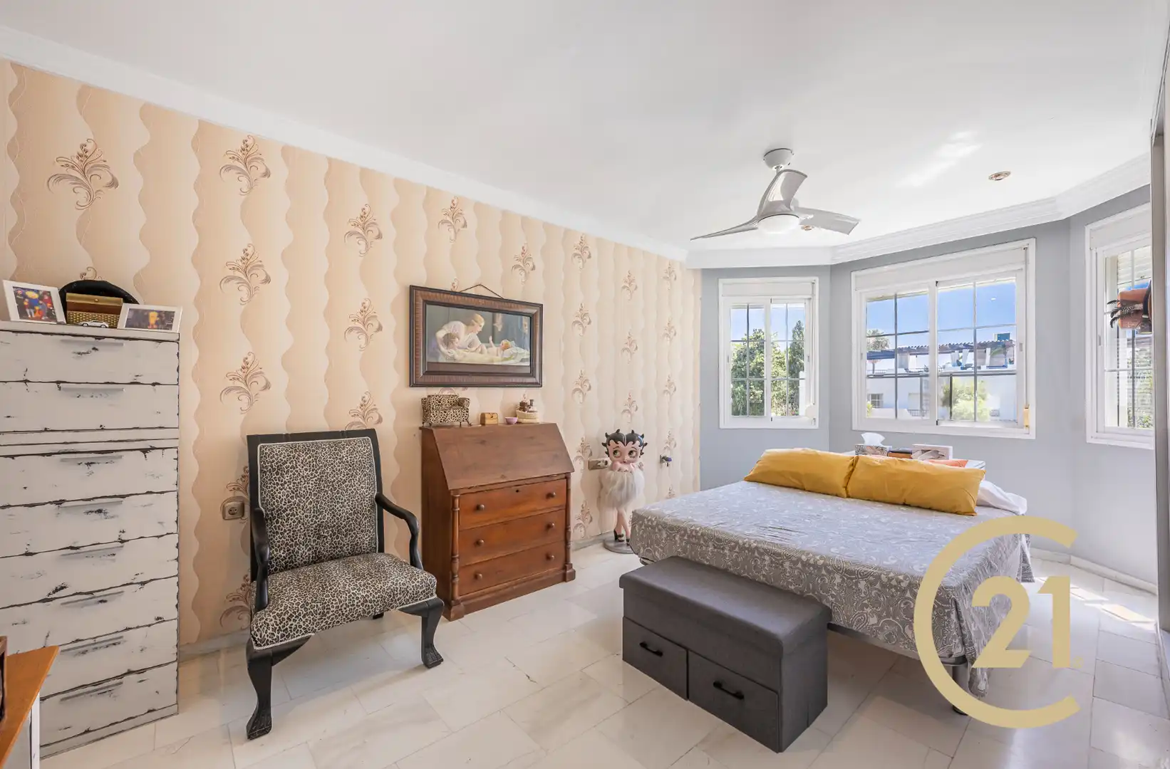 Habitación de Casa adosada en venta en Marbella con Aire acondicionado, Terraza y Piscina comunitaria