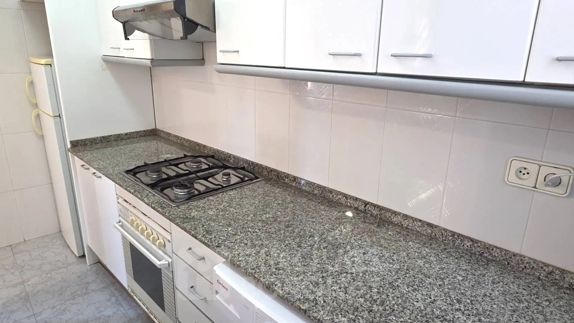 Cuina de Pis en venda en Tarragona amb Aire condicionat, Moblat i Forn
