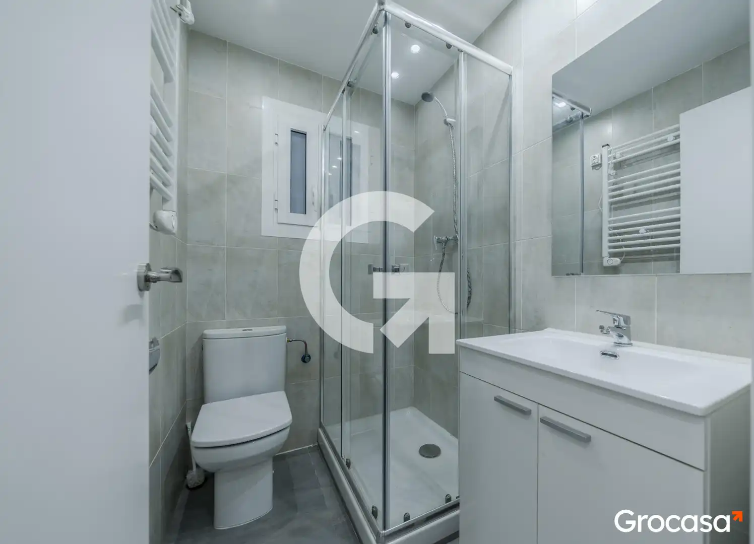 Baño de Piso en venta en Barcelona con Aire acondicionado, Calefacción y Horno