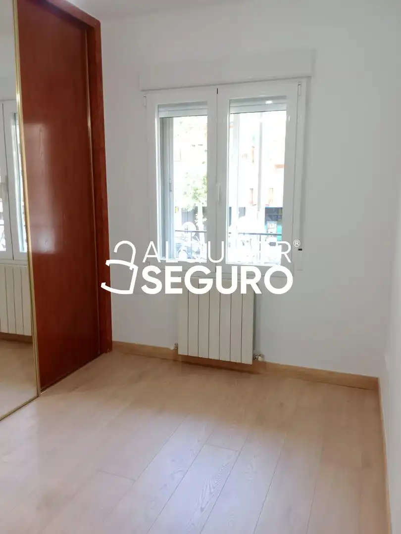 Dormitori de Pis de lloguer en Madrid amb Calefacció i Terrassa