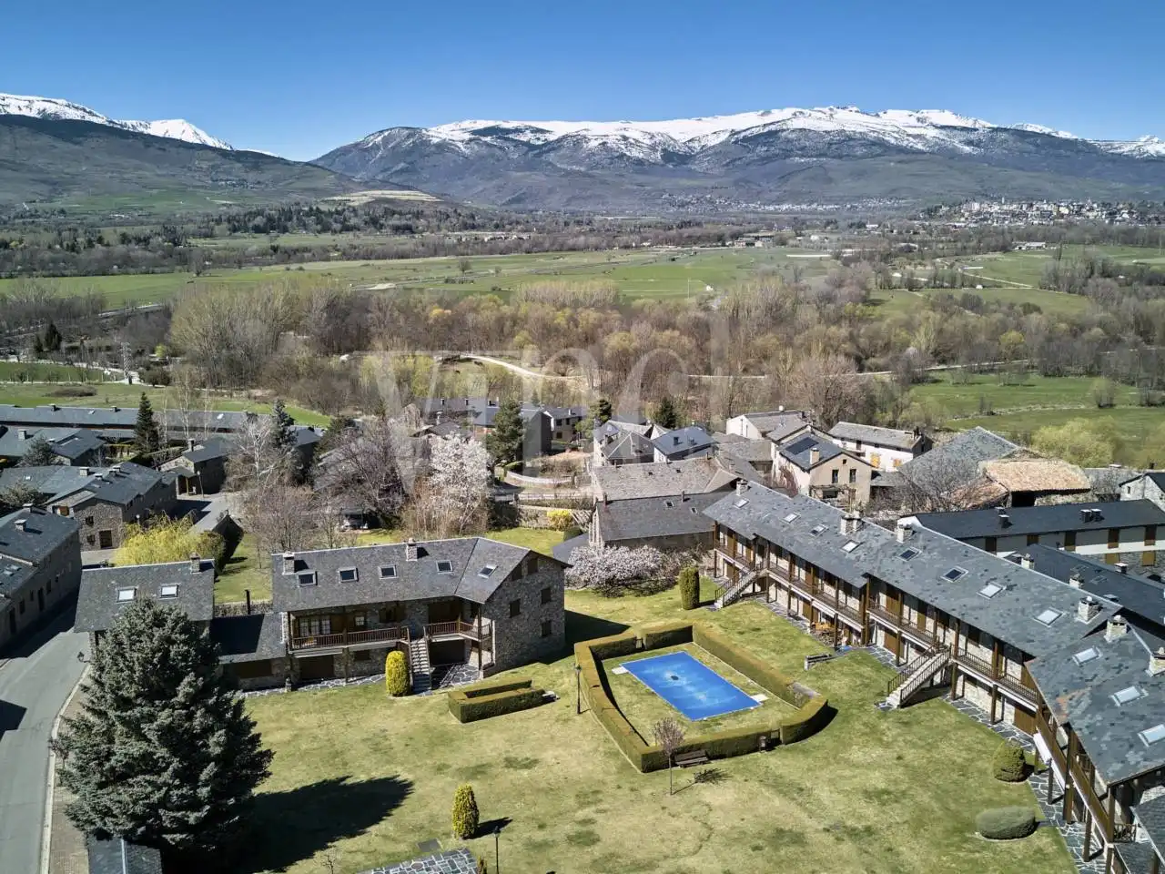 Vista exterior de Dúplex en venda en Fontanals de Cerdanya amb Calefacció, Parquet i Terrassa