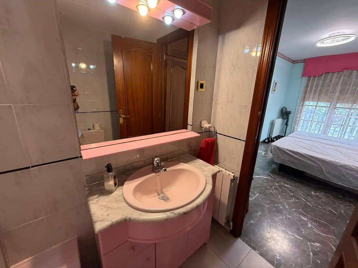 Badezimmer von Wohnungen zum Verkauf in Calafell mit Heizung, Privatgarten und Terrasse