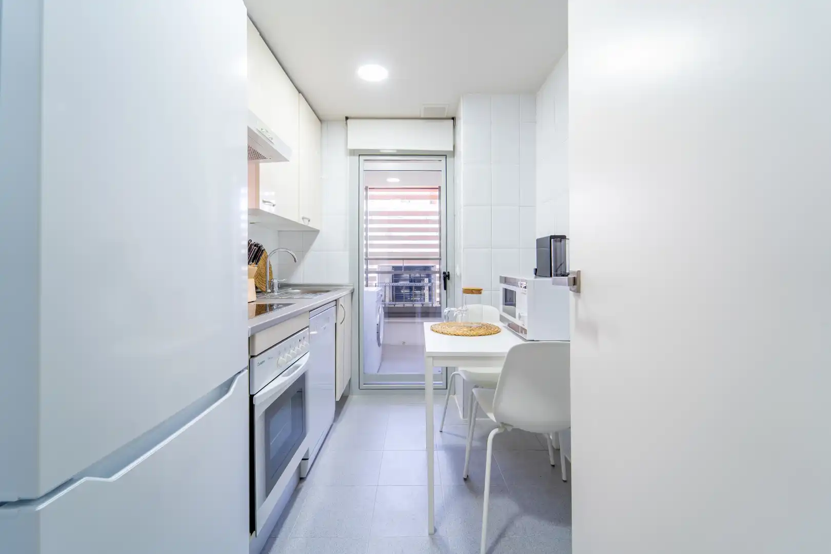 Kitchen of Flat for rent in Madrid  with Air Conditioner, Heating and Parquet flooring