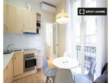 Wohnung mit Balkon zur Miete in Gràcia