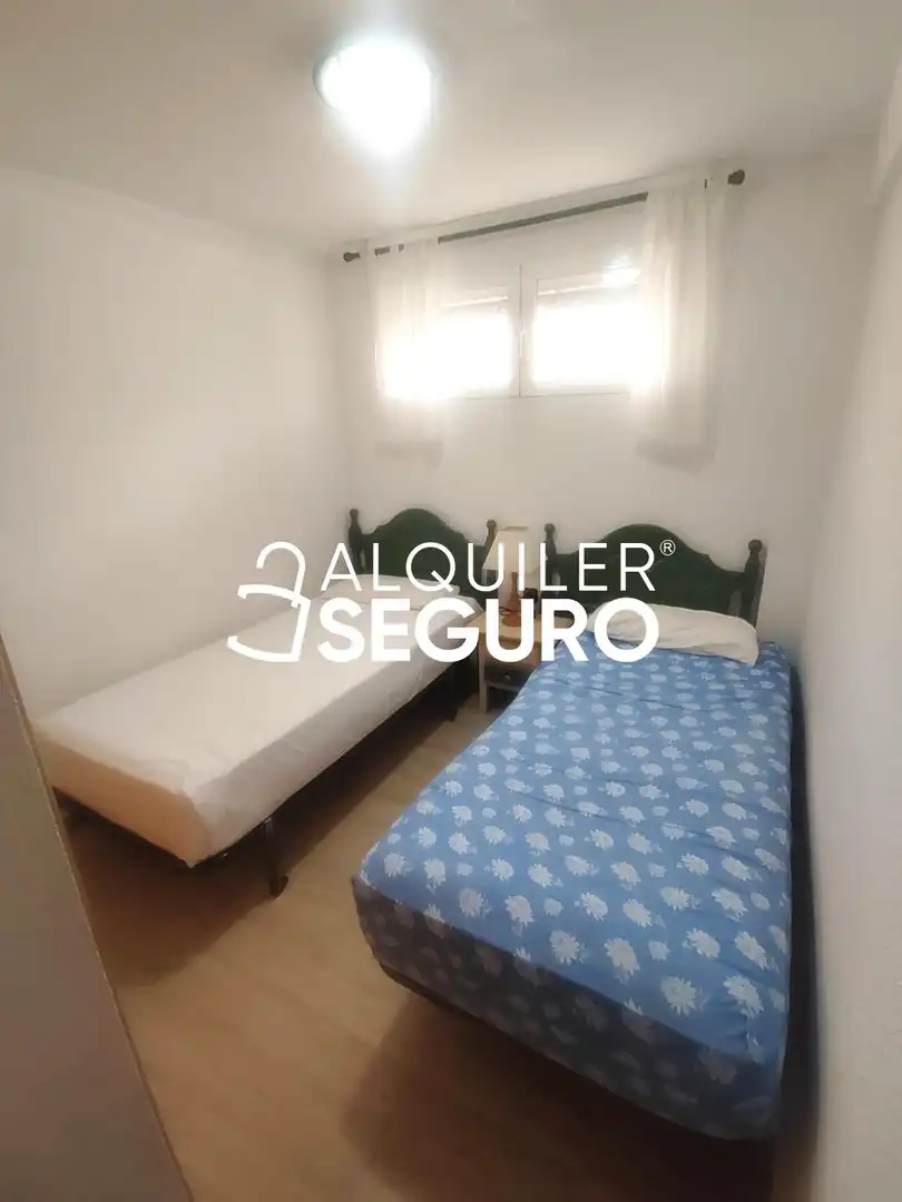 Habitación de Piso de alquiler en Benidorm con Aire acondicionado, Terraza y Amueblado