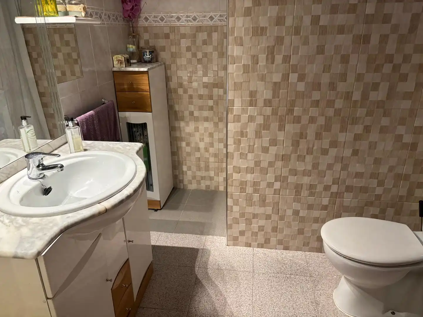 Bathroom of Flat for sale in Villarrobledo  with Heating, Storage room and Furnished