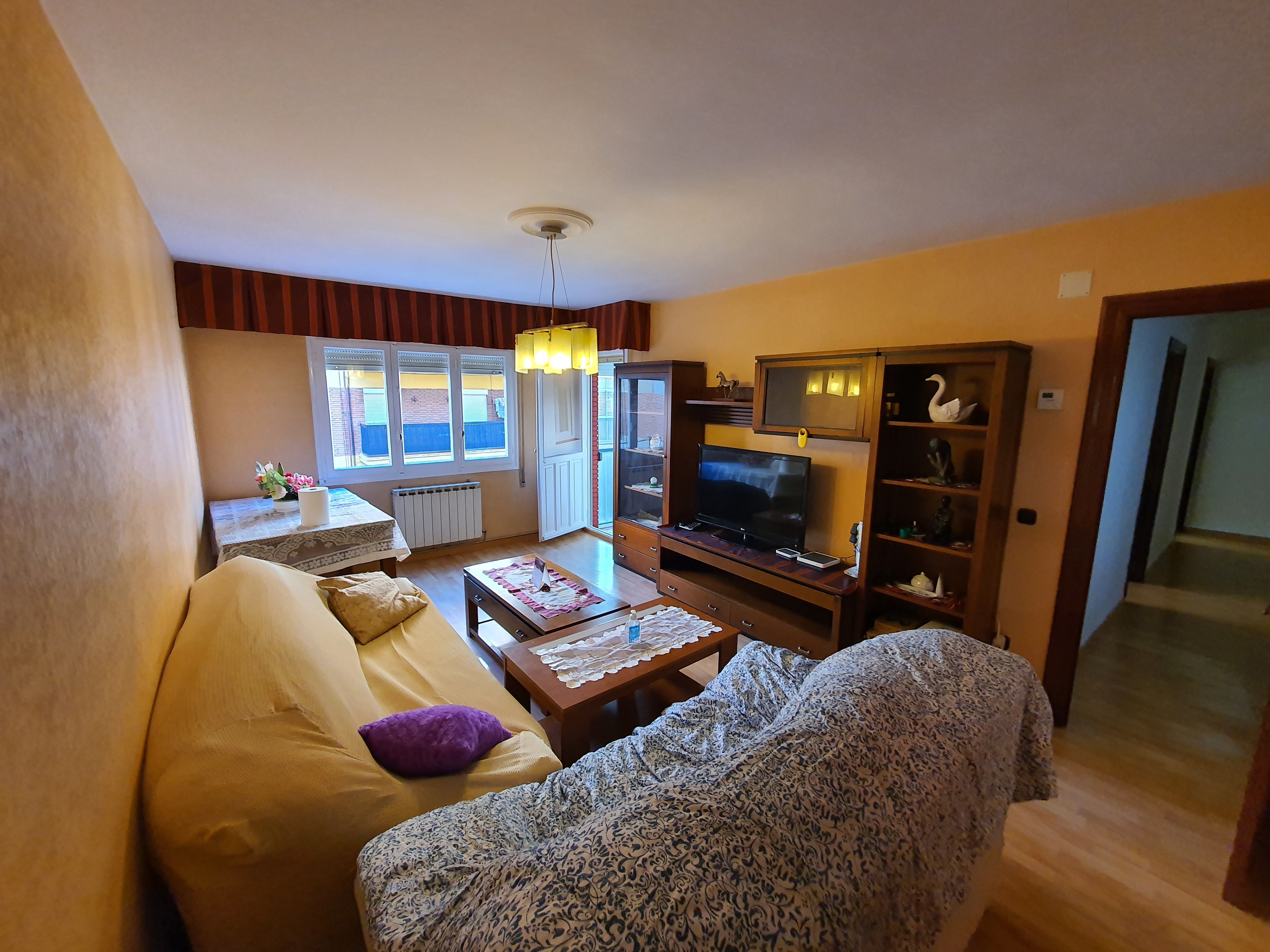 Living room of Flat for sale in Palencia Capital  with Heating, Parquet flooring and Terrace