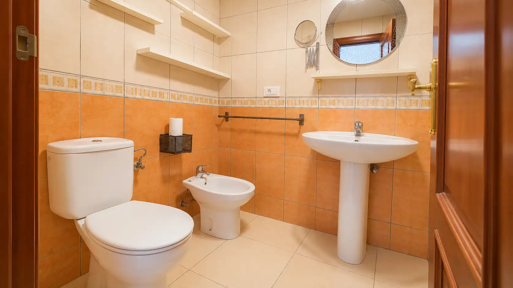 Baño de Apartamento en venta en Arona con Terraza, Horno y Lavadora
