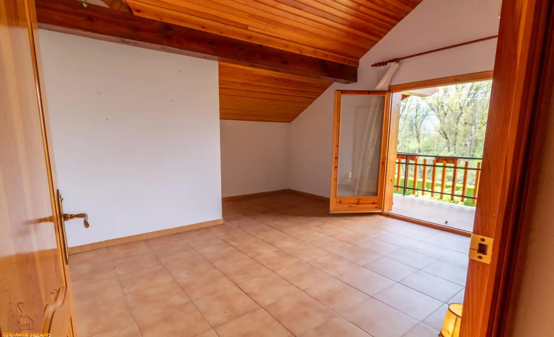 Sala d'estar de Casa o xalet en venda en Llívia amb Calefacció, Jardí privat i Parquet