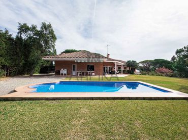 Casa amb piscina en venda a Sant Vicenç centre