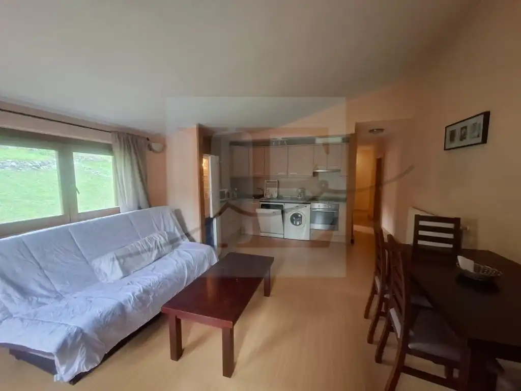 Sala d'estar de Apartament en venda en Canillo amb Calefacció i Moblat