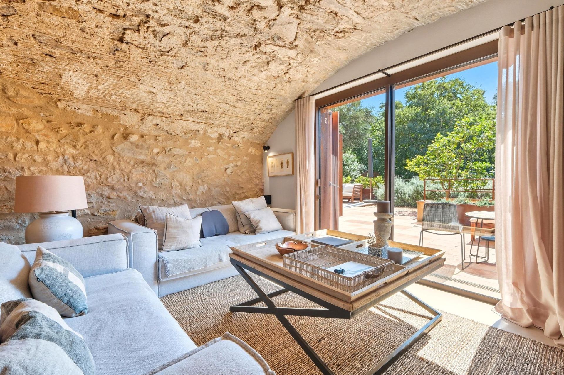 Sala d'estar de Casa o xalet en venda en Begur amb Aire condicionat, Calefacció i Jardí privat