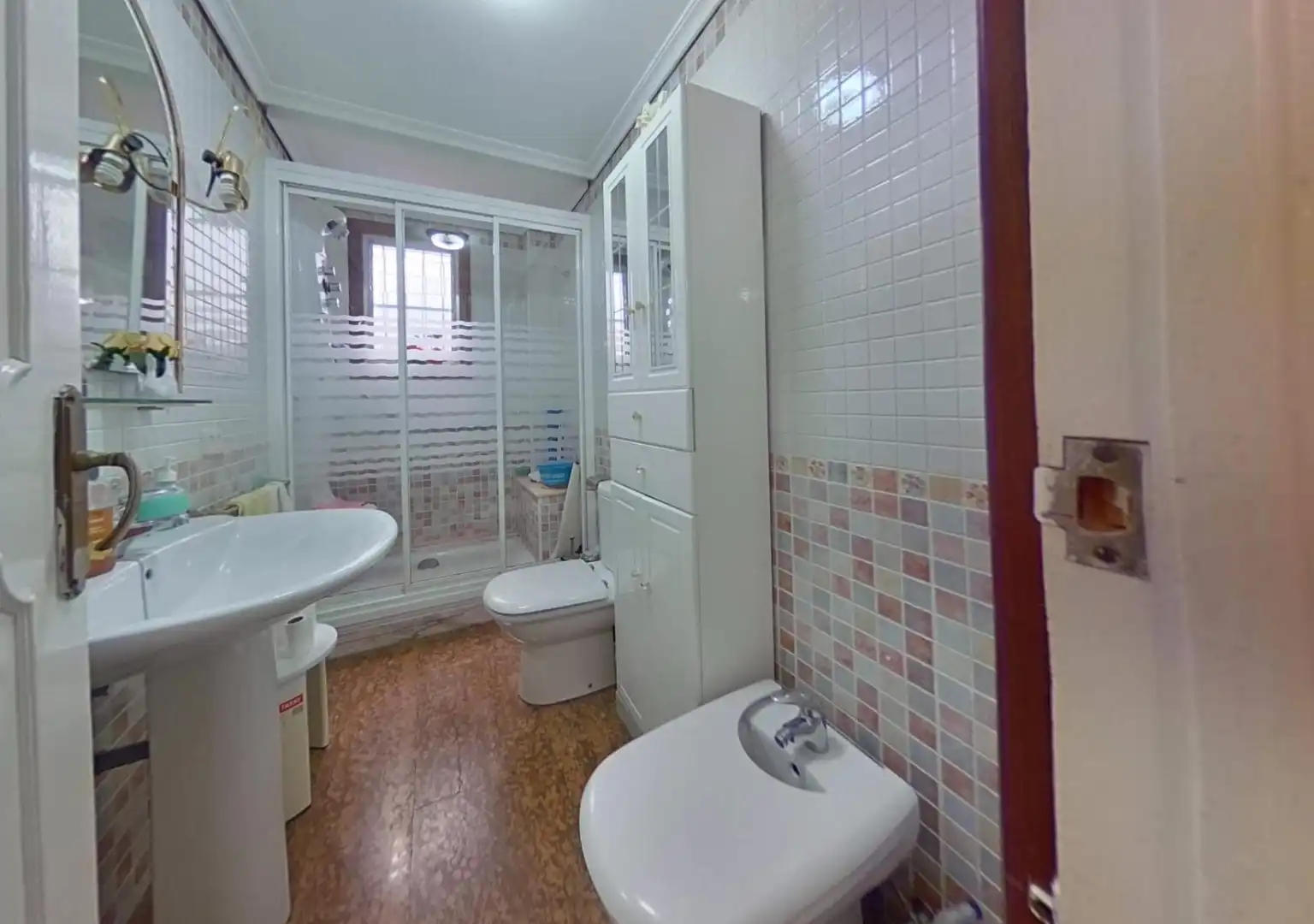 Bathroom of Flat for sale in Córdoba  with Air Conditioner, Terrace and Storage room