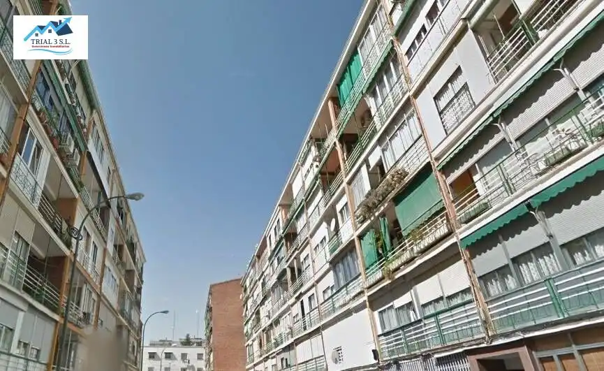 Pis en venda a Calle VILLASANDINO