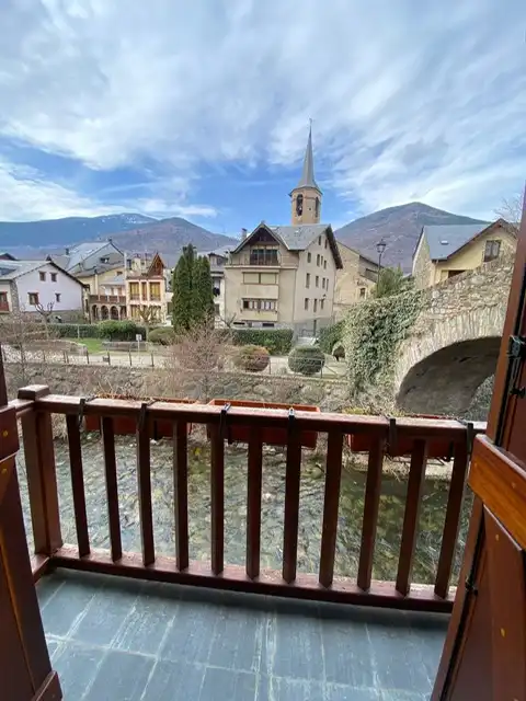 Vista exterior de Casa o chalet en venta en Esterri d'Àneu con Calefacción, Parquet y Terraza
