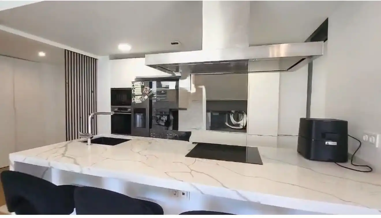 Ground floor for rent in Avenida Víctimas del Terrorismo, Valenoso
