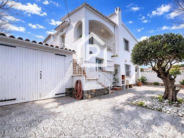 Villa in vendita a montseny