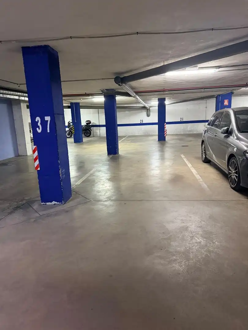 Aparcament de Àtic en venda en Badajoz amb Aire condicionat, Calefacció i Jardí privat