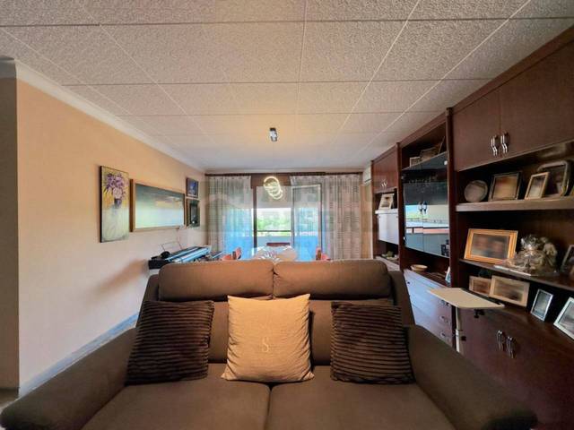 Piso en Venta en Calle Germans de Ferrer en La Bisbal d'Empordà