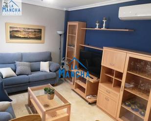 Living room of Flat to rent in  Albacete Capital  with Air Conditioner, Heating and Parquet flooring