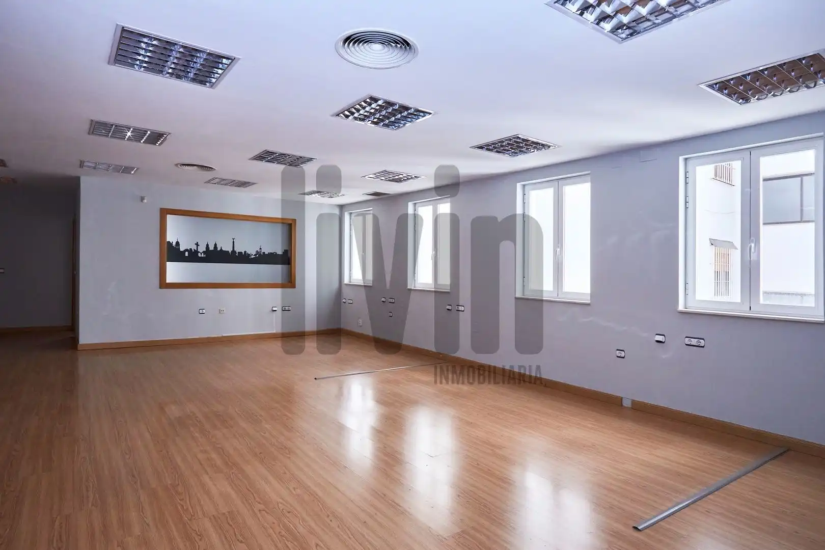 Oficina en venta en Jaén con Aire acondicionado y Calefacción