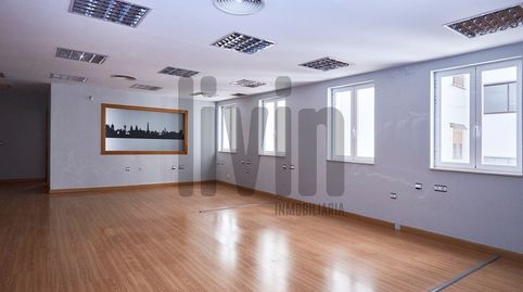 Foto 4 de Oficina en venta en Avda de Madrid - Pº de la Estación, Jaén Capital