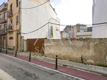 Terreni e lotti in vendita a Centre - Passeig i Rodalies
