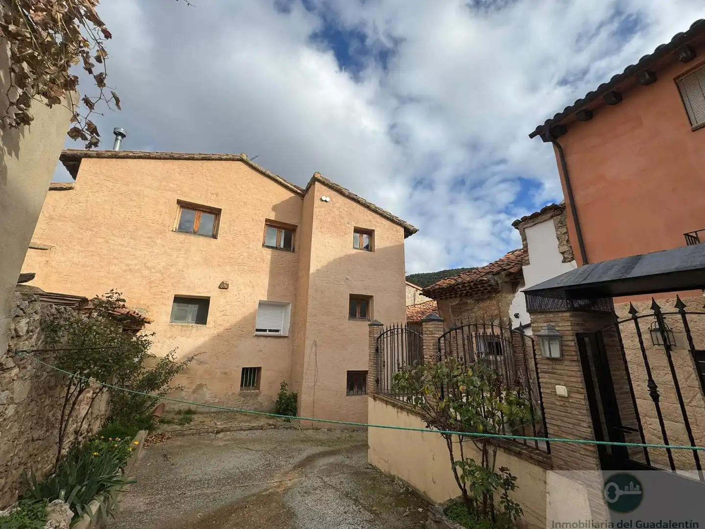 Vista exterior de Casa o chalet en venta en Puebla de San Miguel, Valencia