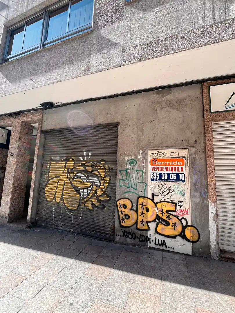 Local comercial en venda a Centro Urbano, imagen 2