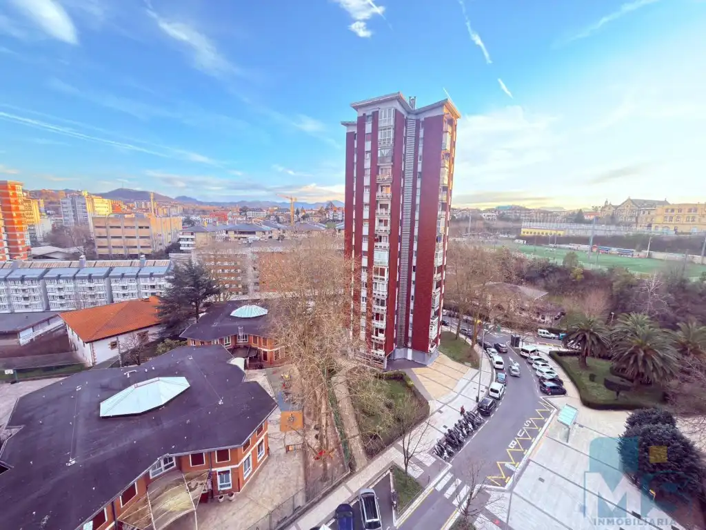 Vista exterior de Pis en venda en Donostia - San Sebastián  amb Aire condicionat i Balcó