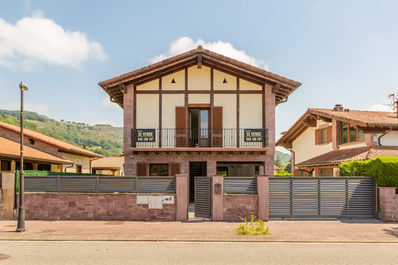 Vista exterior de Casa o xalet en venda en Baztan amb Calefacció, Jardí privat i Parquet