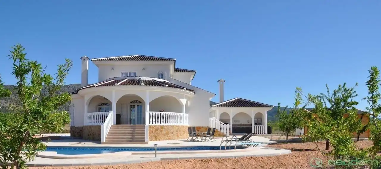 Haus zum Verkauf in El Pinós / Pinoso