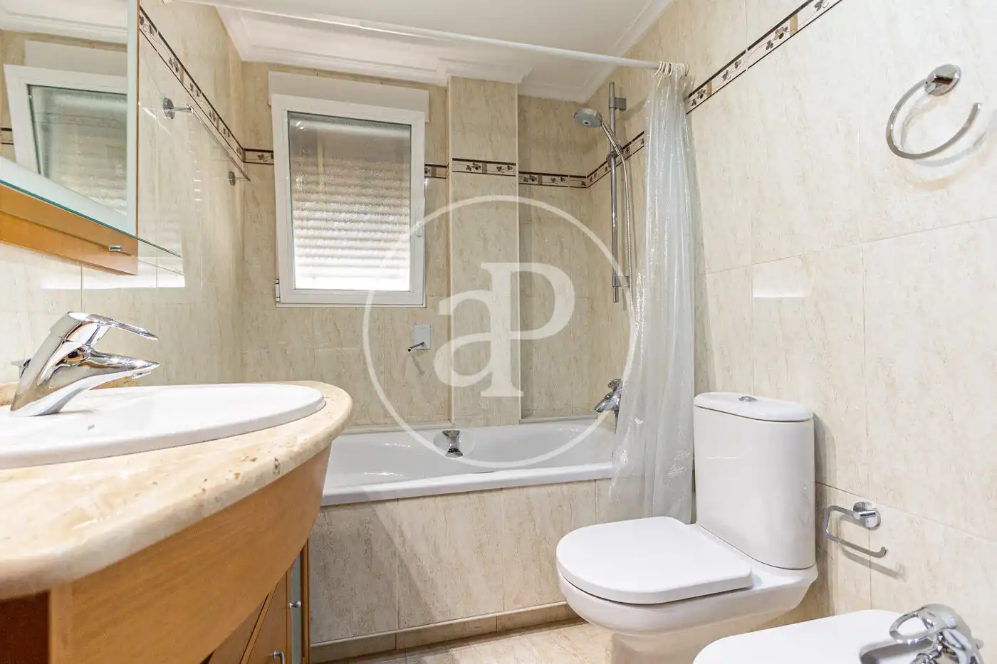 Bathroom of Houses for sale in Torrent  with Air Conditioner, Heating and Private garden