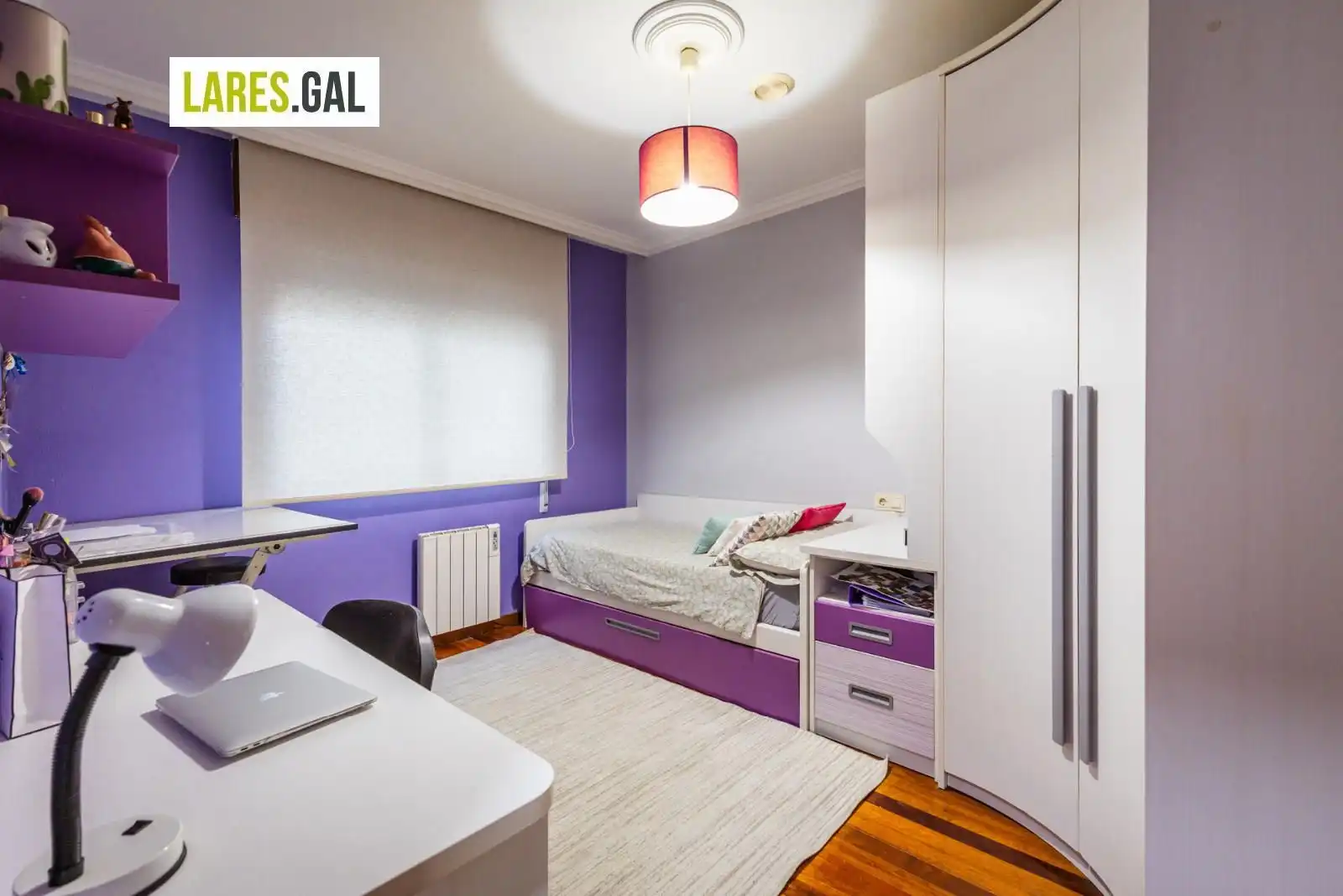 Habitación de Piso en venta en Cangas  con Calefacción, Parquet y Terraza