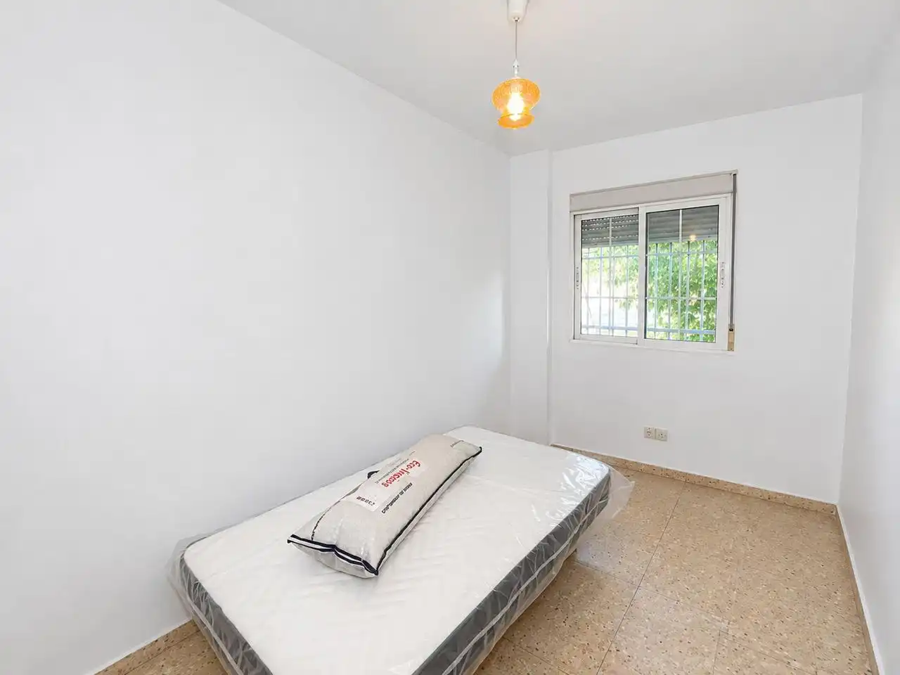 Schlafzimmer von Erdgeschoss zum Verkauf in Mérida mit Terrasse